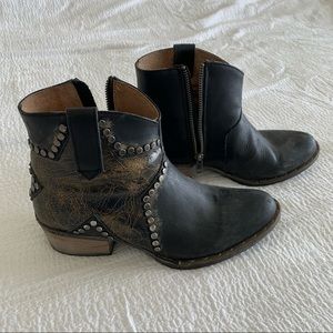 Like New Circle G Star Booties